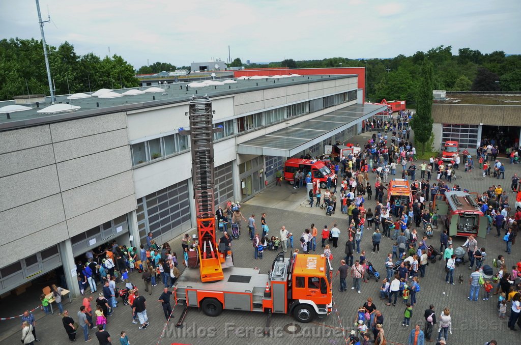 Tag der Offenen Tuer BF Koeln Weidenpesch Scheibenstr P724.JPG